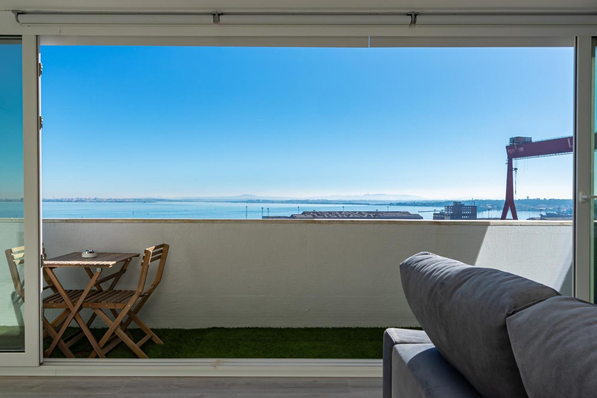 Cacilhas Riverview! Almada Buitenkant foto